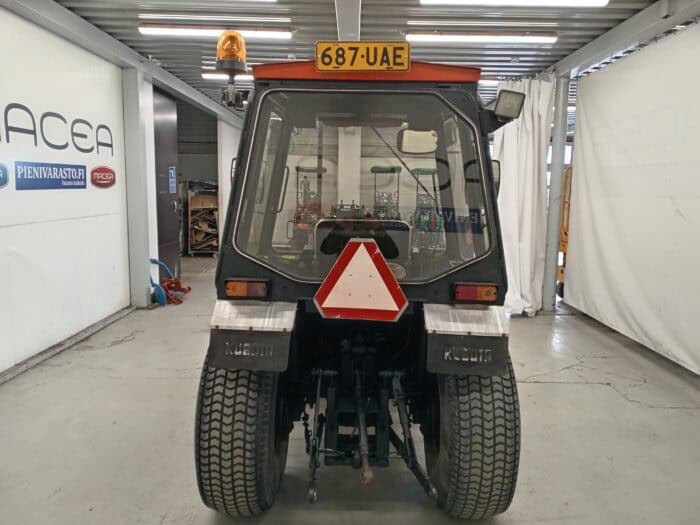 Kubota L245DT Traktori, etukuormaajalla, Rekisterissä! - Image 5