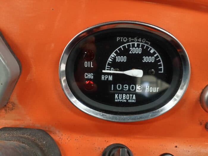Kubota L245DT Traktori, etukuormaajalla, Rekisterissä! - Image 16