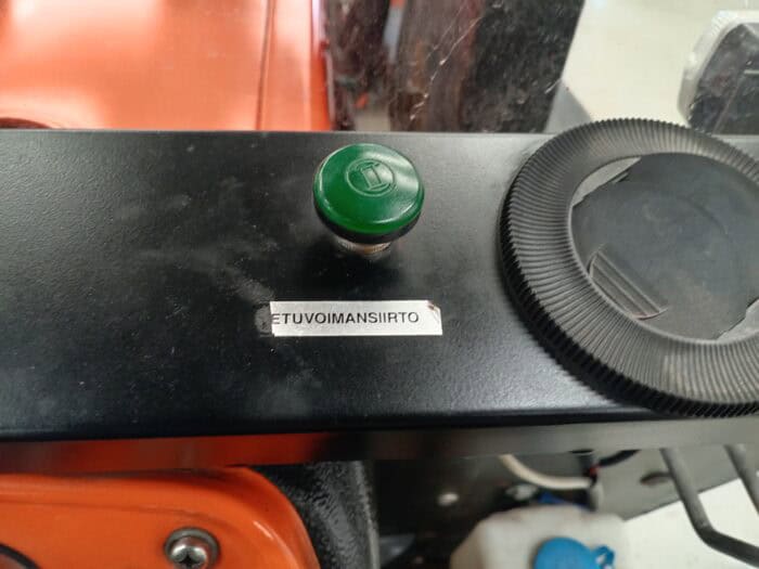 Kubota L245DT Traktori, etukuormaajalla, Rekisterissä! - Image 17