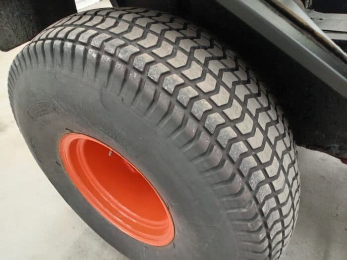 Kubota L245DT Traktori, etukuormaajalla, Rekisterissä! - Image 19