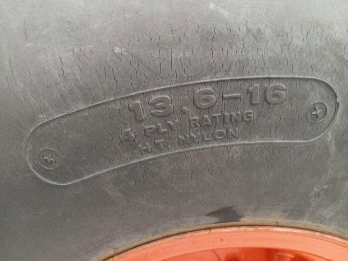 Kubota L245DT Traktori, etukuormaajalla, Rekisterissä! - Image 23