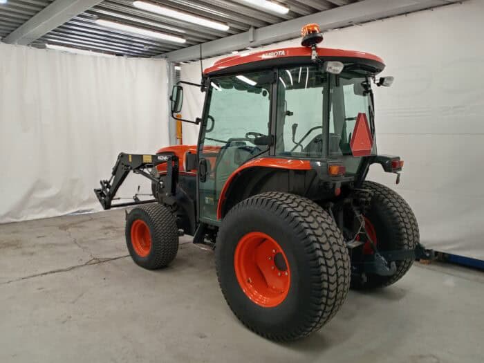 Kubota L5740 Traktori, Etukuormaajalla, vm. 2016 - Image 4