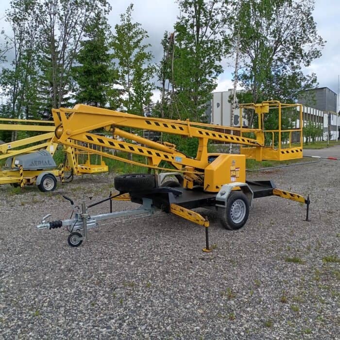 Bronto 207 Perässävedettävä Henkilönostin, katsastettu ja rekisterissä!