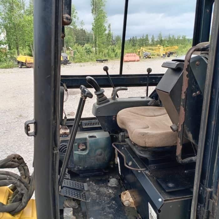CAT 301.6 Minikaivinkone - Image 10