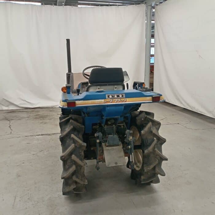 Iseki TU150 4WD minitraktori - Image 4