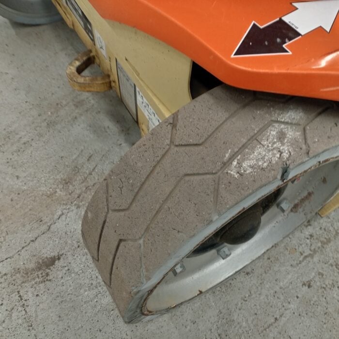 JLG Toucan 10E akkukäyttöinen Mastopuominostin, katsastettu! - Image 12
