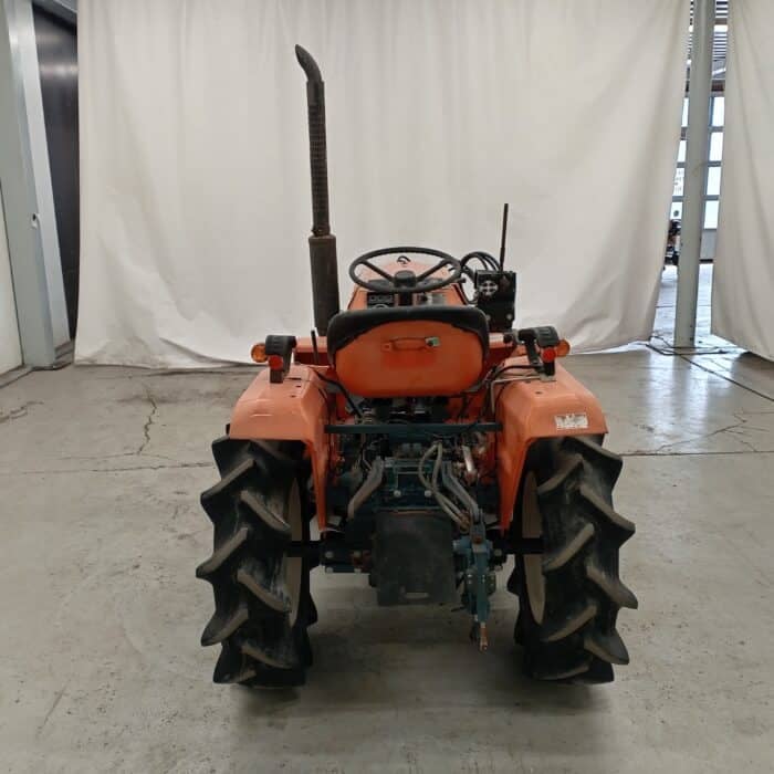 Kubota B1402 4WD minitraktori, etukuormaajalla! - Image 4