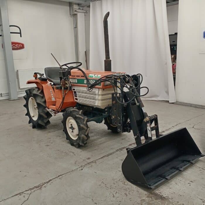 Kubota B1402 4WD minitraktori, etukuormaajalla! - Image 6