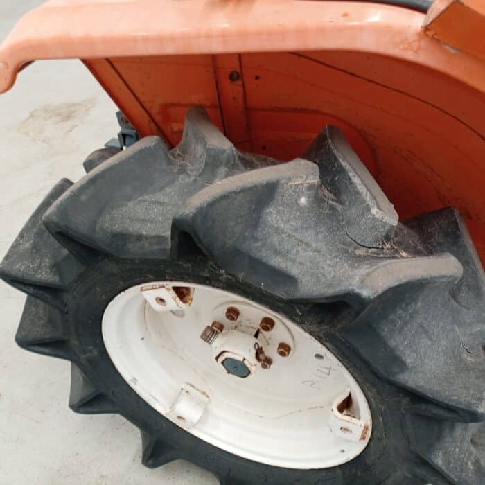 Kubota B1402 4WD minitraktori, etukuormaajalla! - Image 8