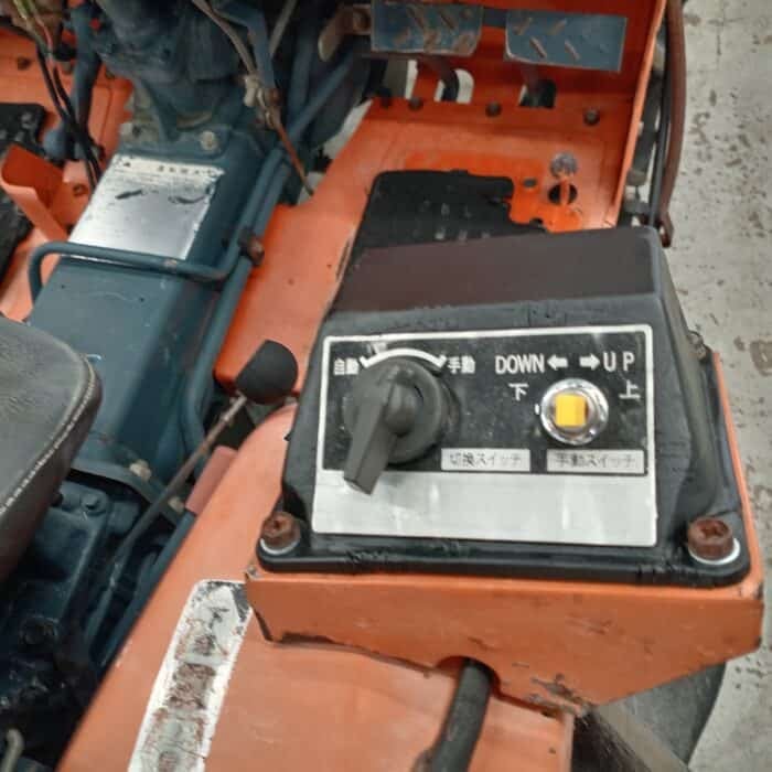Kubota B1402 4WD minitraktori, etukuormaajalla! - Image 15