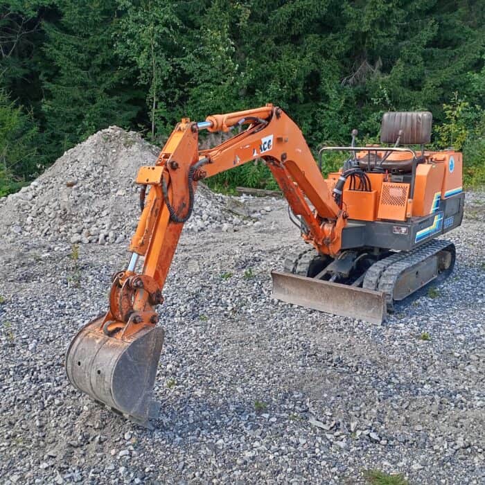 Takeuchi TB120 Minikaivinkone - Image 4