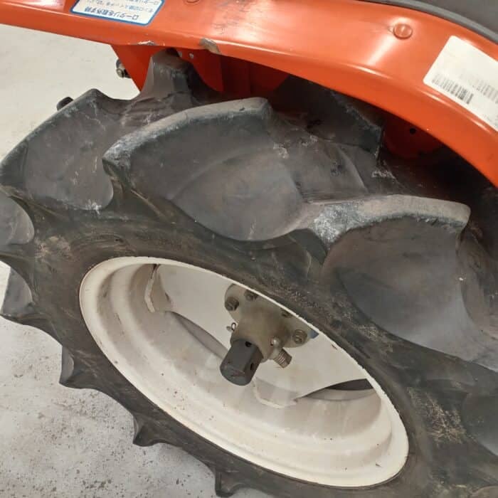 Kubota B52 minitraktori, 4WD - Image 10