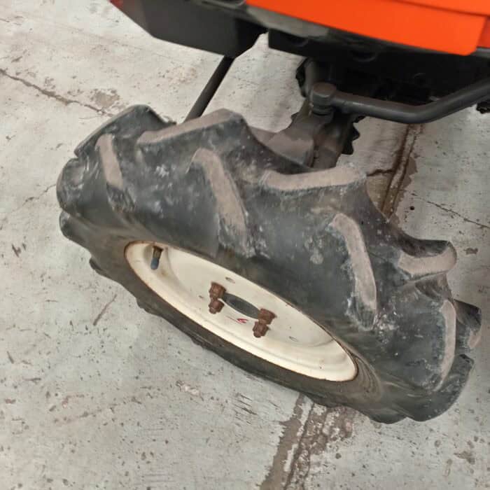 Kubota B52 minitraktori, 4WD - Image 12