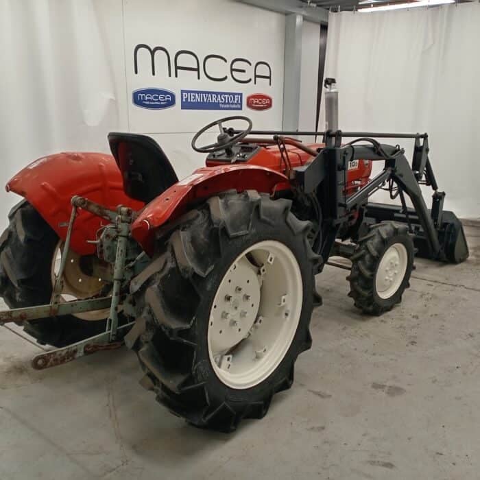 Yanmar YM3110D, 31hv Minitraktori, Etukuormaajalla - Image 6