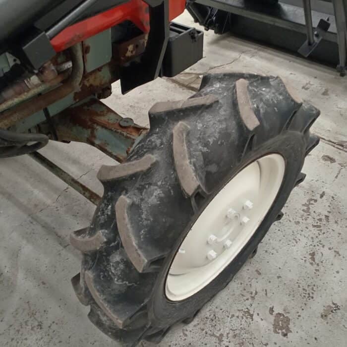 Yanmar YM3110D, 31hv Minitraktori, Etukuormaajalla - Image 13