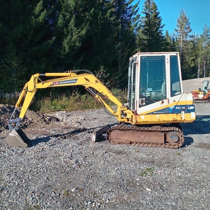 Komatsu PC15-2 Minikaivinkone - Image 4