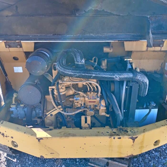 Komatsu PC15-2 Minikaivinkone - Image 17