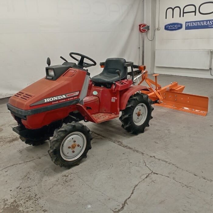 Honda Might 11 4WD Minitraktori, takalanalla