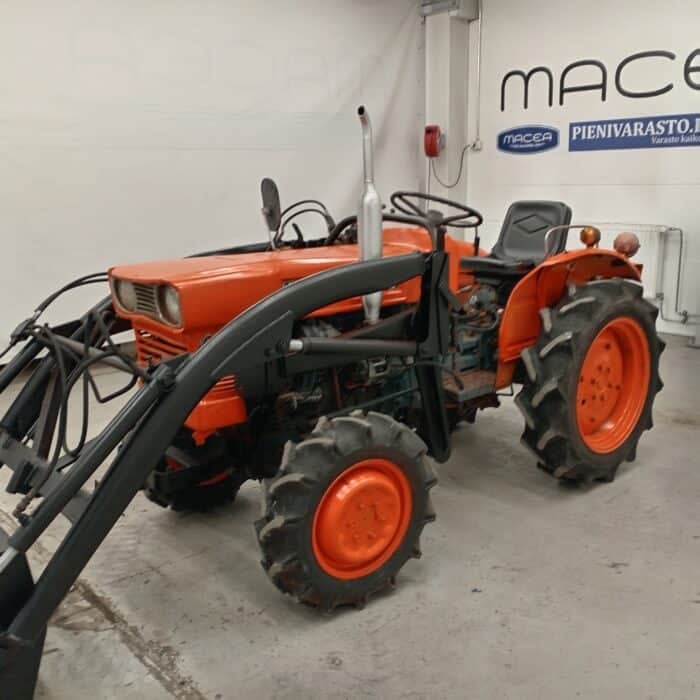 Kubota L2201DT 4WD Minitraktori, 22hv Etukuormaajalla! - Image 9