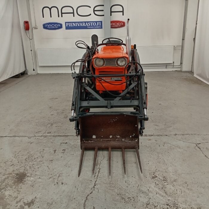 Kubota L2201DT 4WD Minitraktori, 22hv Etukuormaajalla! - Image 25