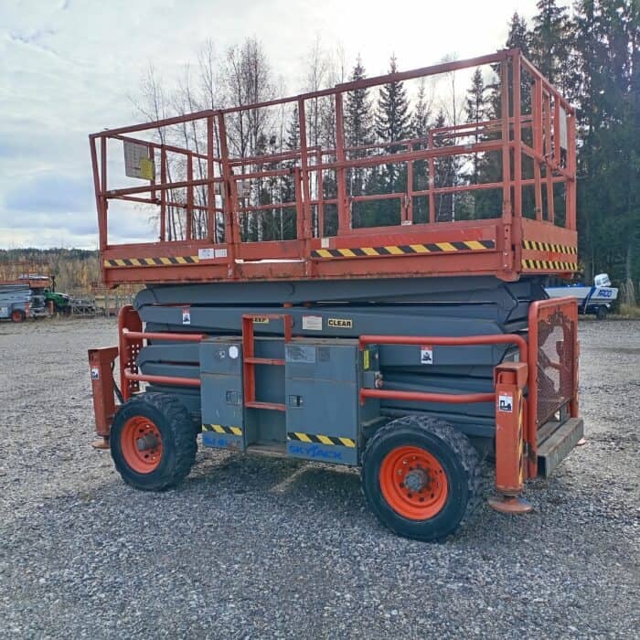 Skyjack SJ8841RT, 4WD, Diesel käyttöinen saksilavanostin - Image 3