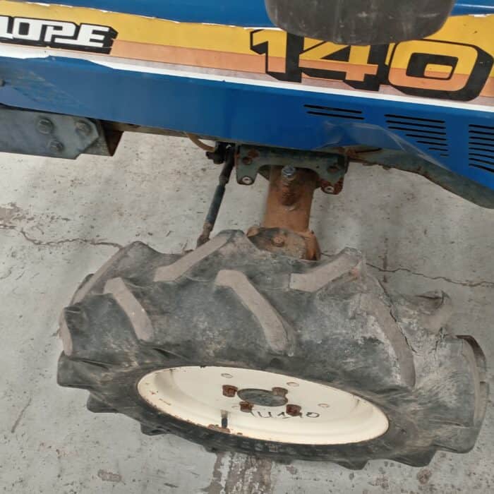 Iseki TU140, 4WD, 14hv Minitraktori - Image 12