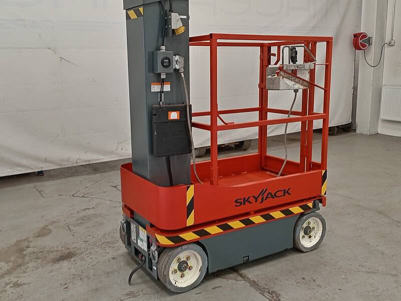 Skyjack SJ16 Teleskooppipuominostin