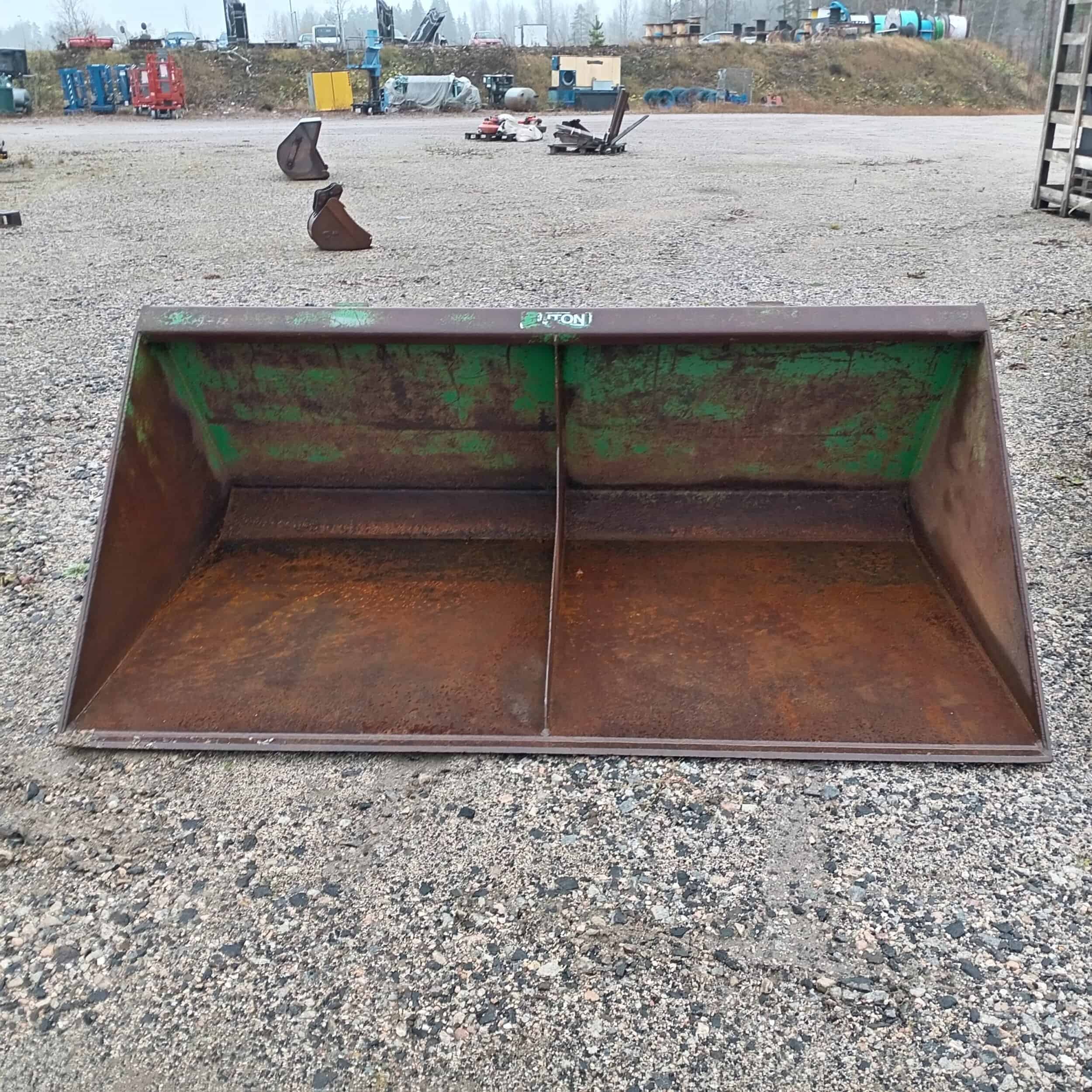 Etukuormaajan kauha 2300 mm