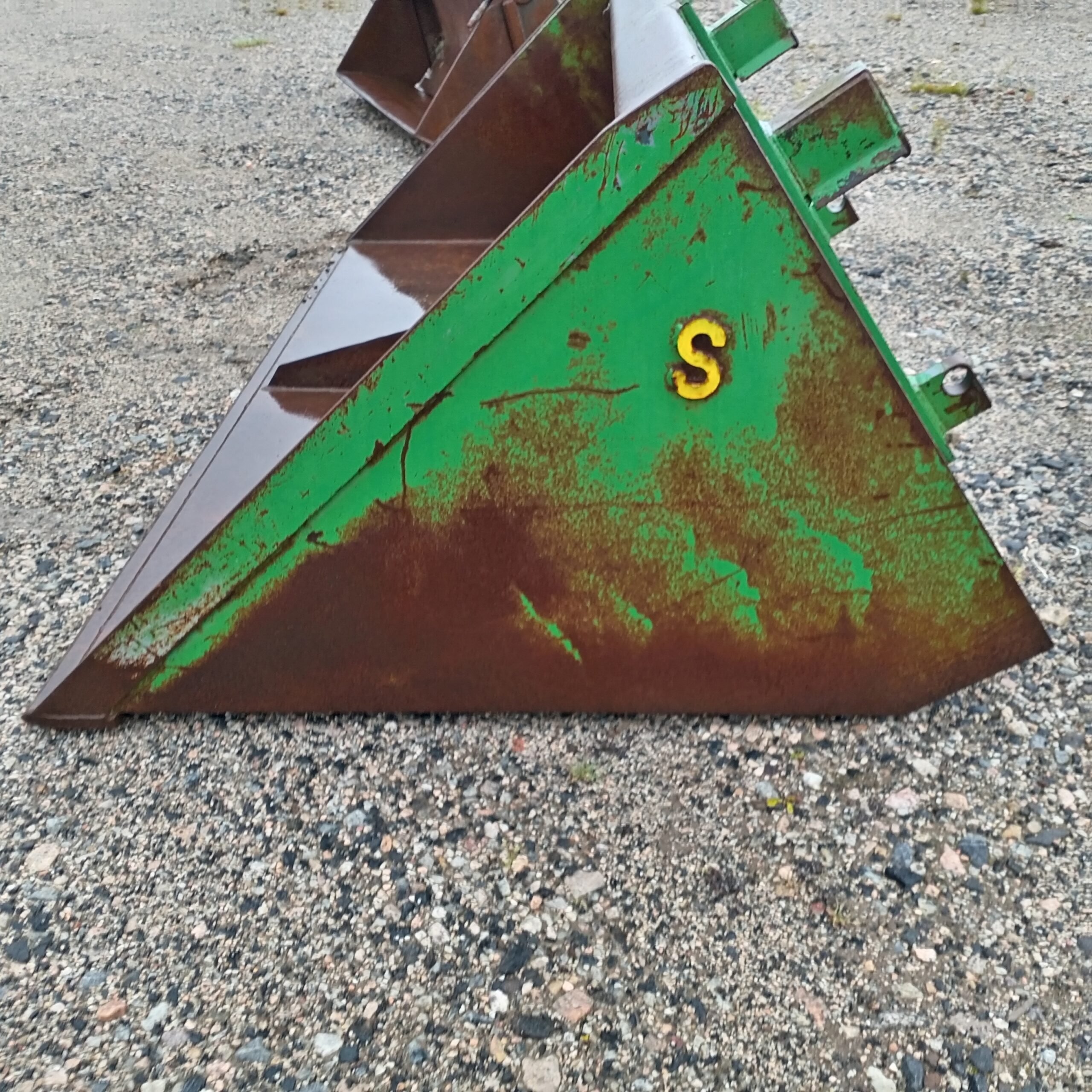 Etukuormaajan kauha 2300 mm - Image 12