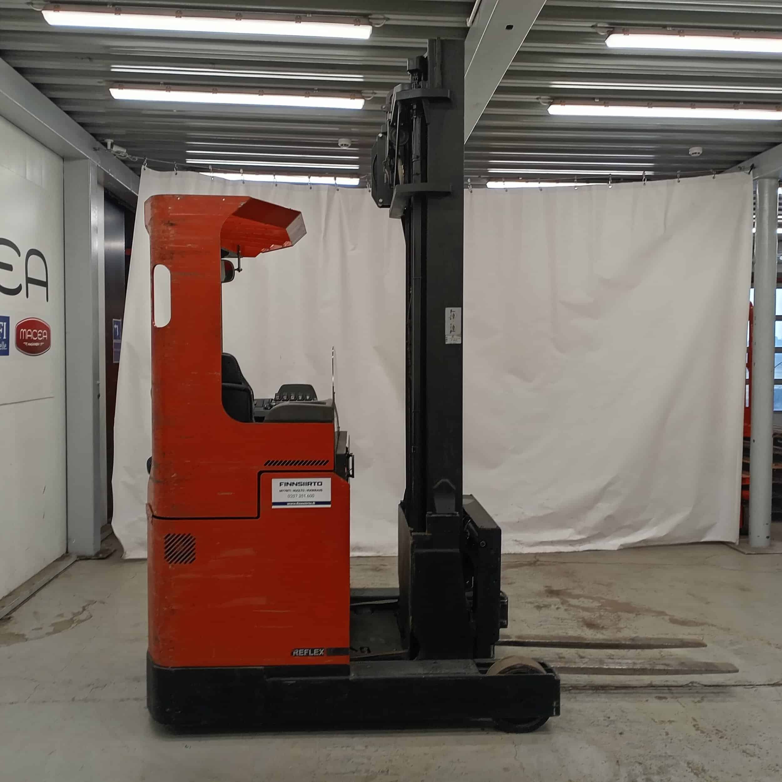 BT RR E2 Työntömastotrukki, Hydrauliset piikit! - Image 4