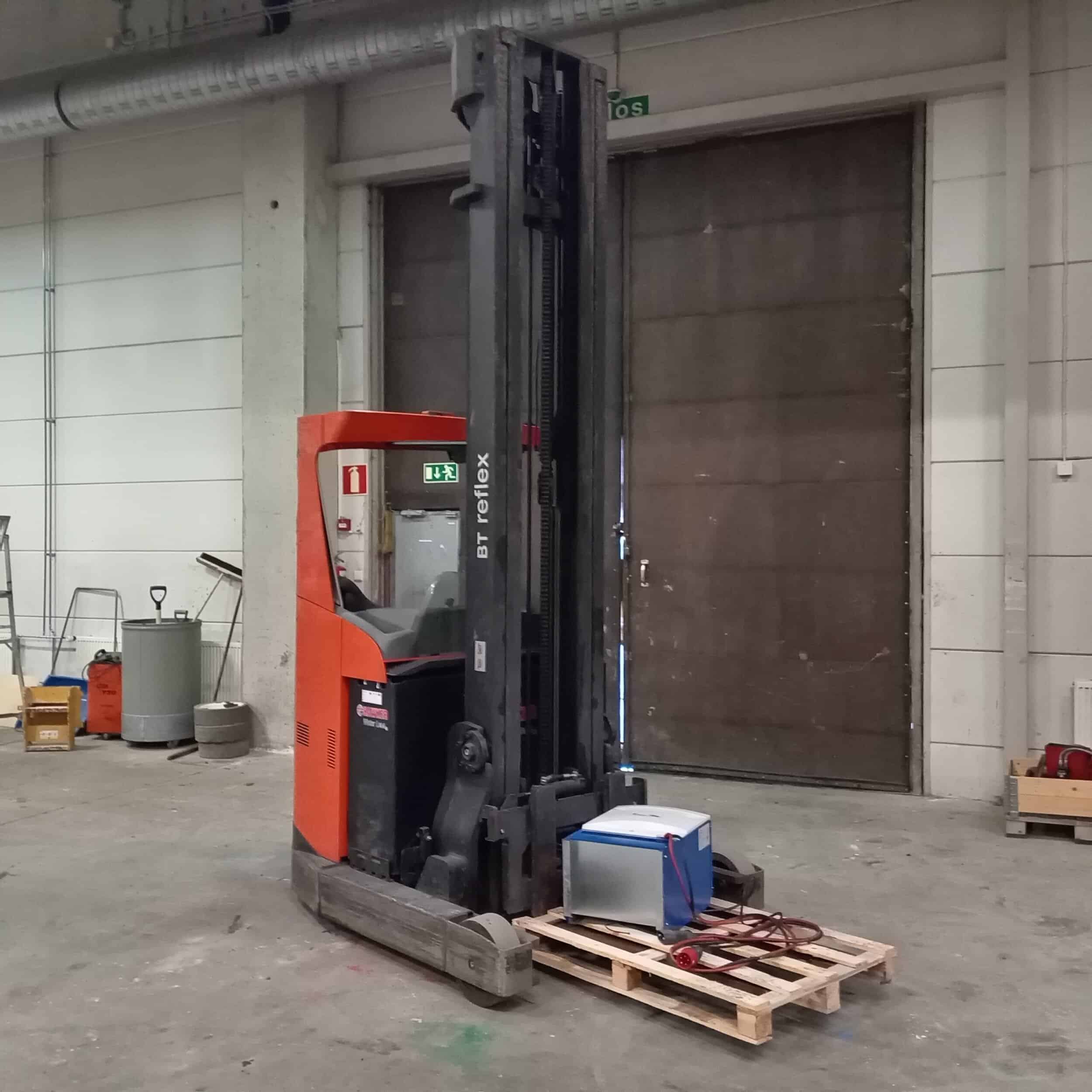 BT RRE 160 Työntömastotrukki