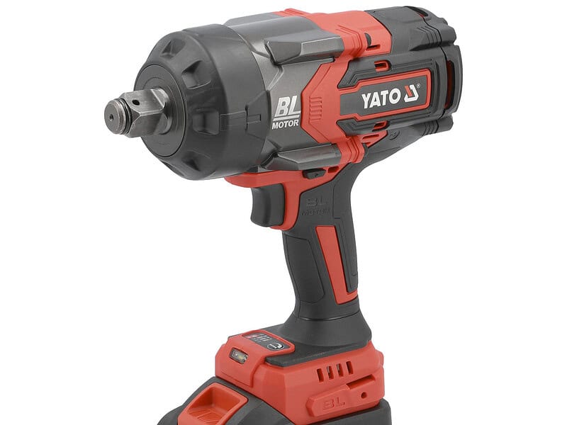 Mutterinväännin / pulttipyssy 18V 2400Nm, Yato