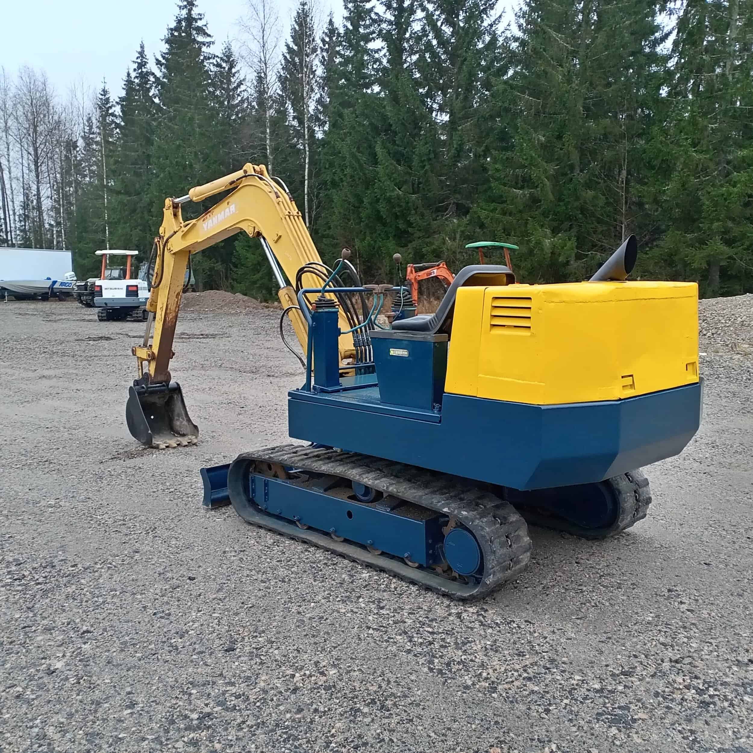 Yanmar YB251 Minikaivinkone - Image 4