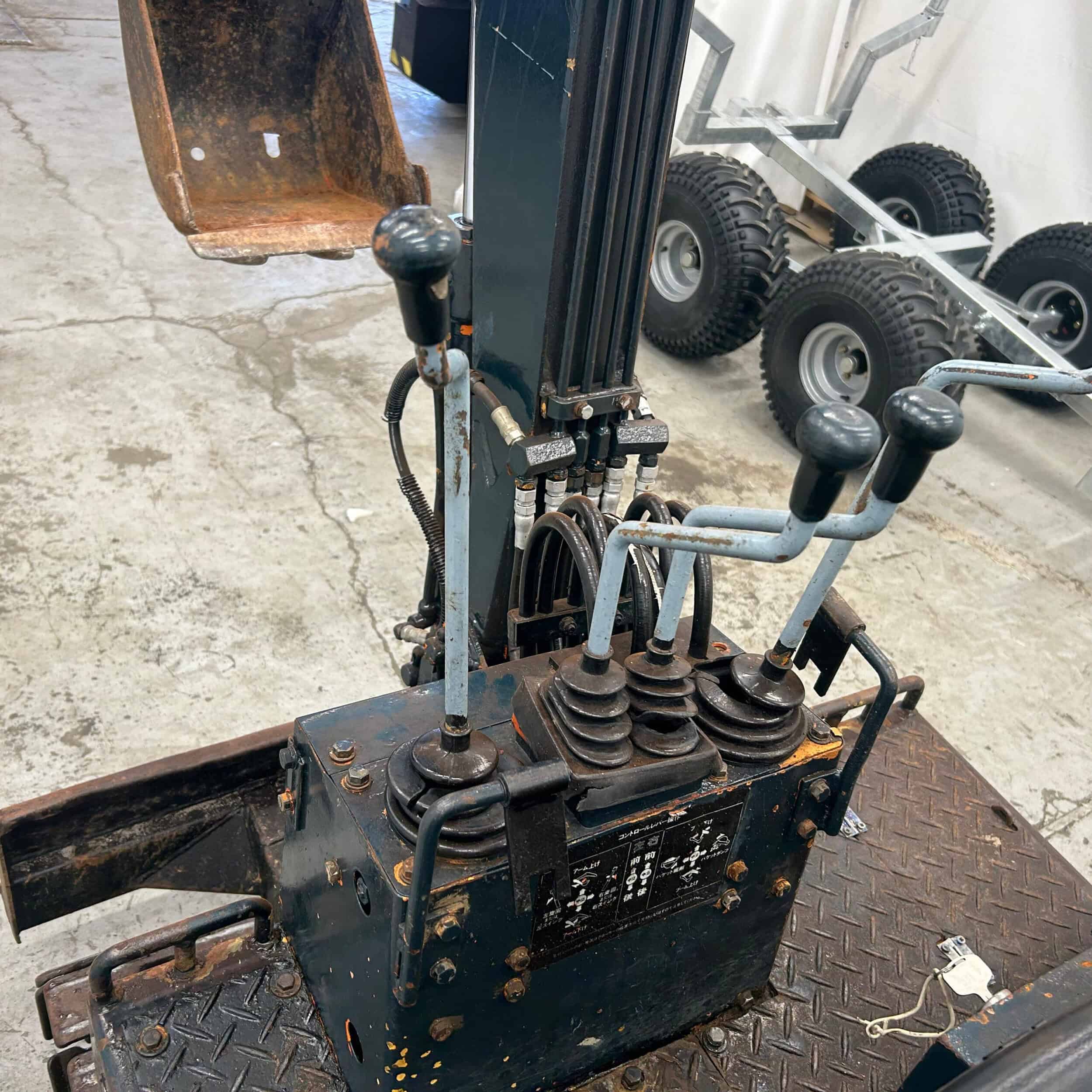 Minikaivuri, Takeuchi IS-005 - Image 9