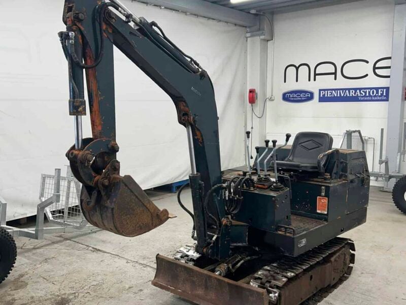 Minikaivuri, Takeuchi IS-005