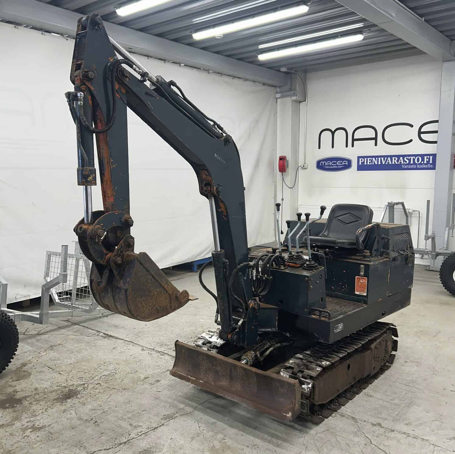 Minikaivuri, Takeuchi IS-005