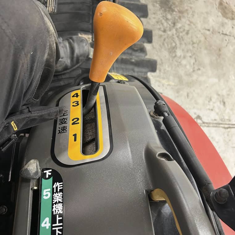 Yanmar CT230, minitraktori tela-alustalla - Image 9