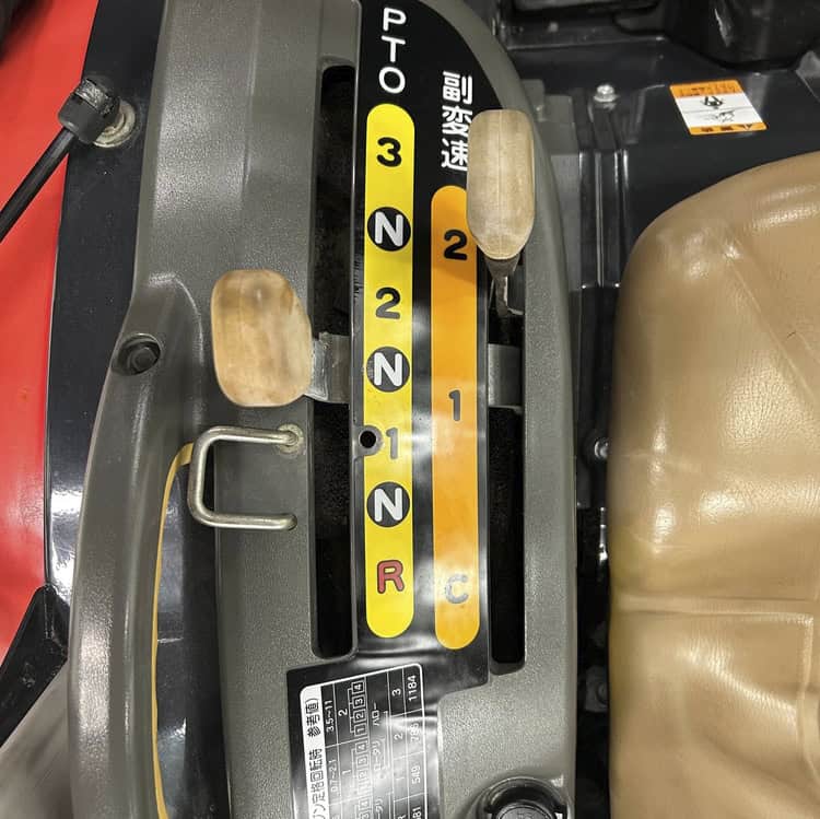 Yanmar CT230, minitraktori tela-alustalla - Image 10