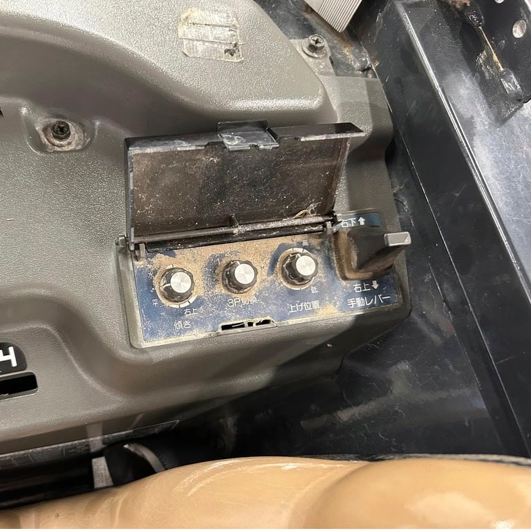 Yanmar CT230, minitraktori tela-alustalla - Image 16