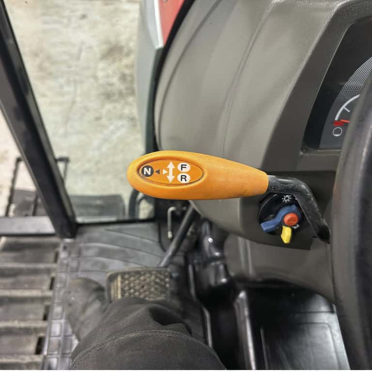 Yanmar CT230, minitraktori tela-alustalla - Image 8