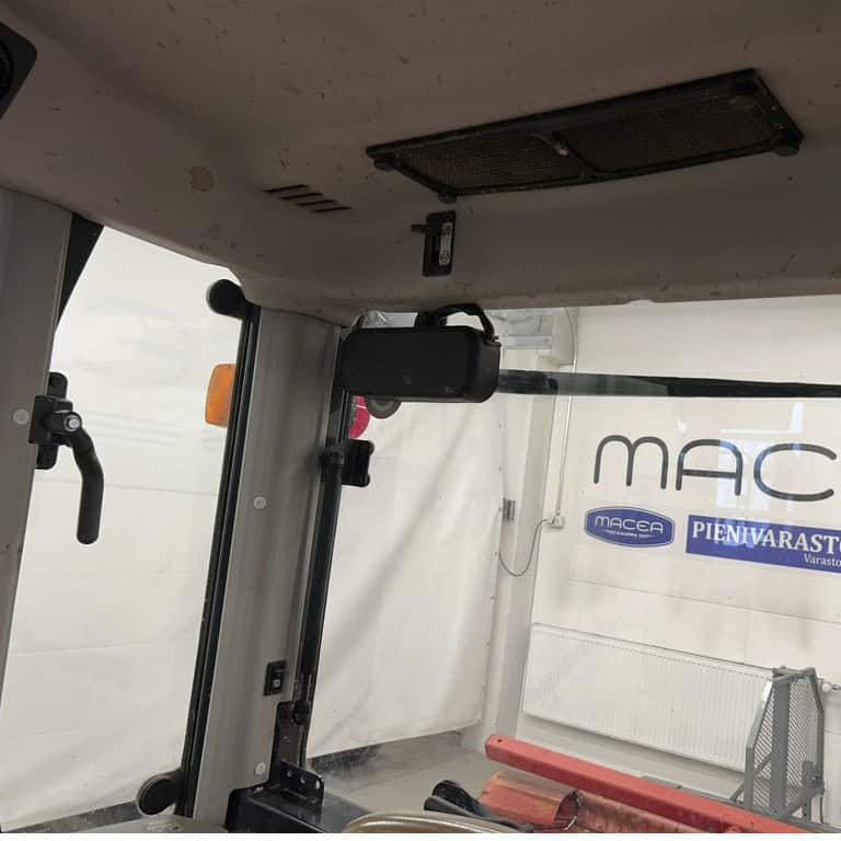 Yanmar CT230, minitraktori tela-alustalla - Image 18