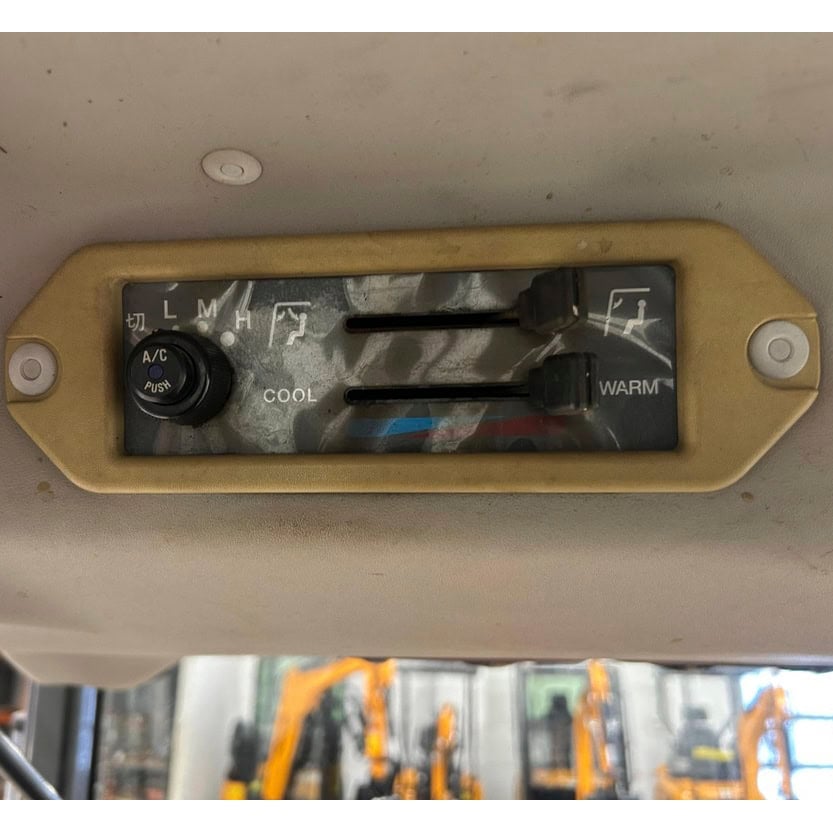 Yanmar CT230, minitraktori tela-alustalla - Image 13