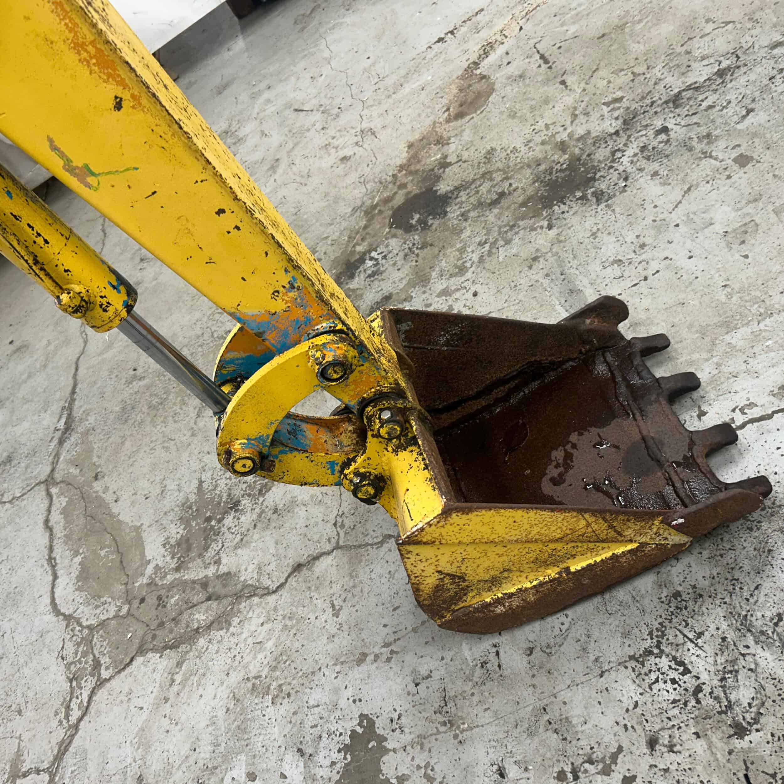 Hanix N150, minikaivuri tyvitaitolla - Image 11