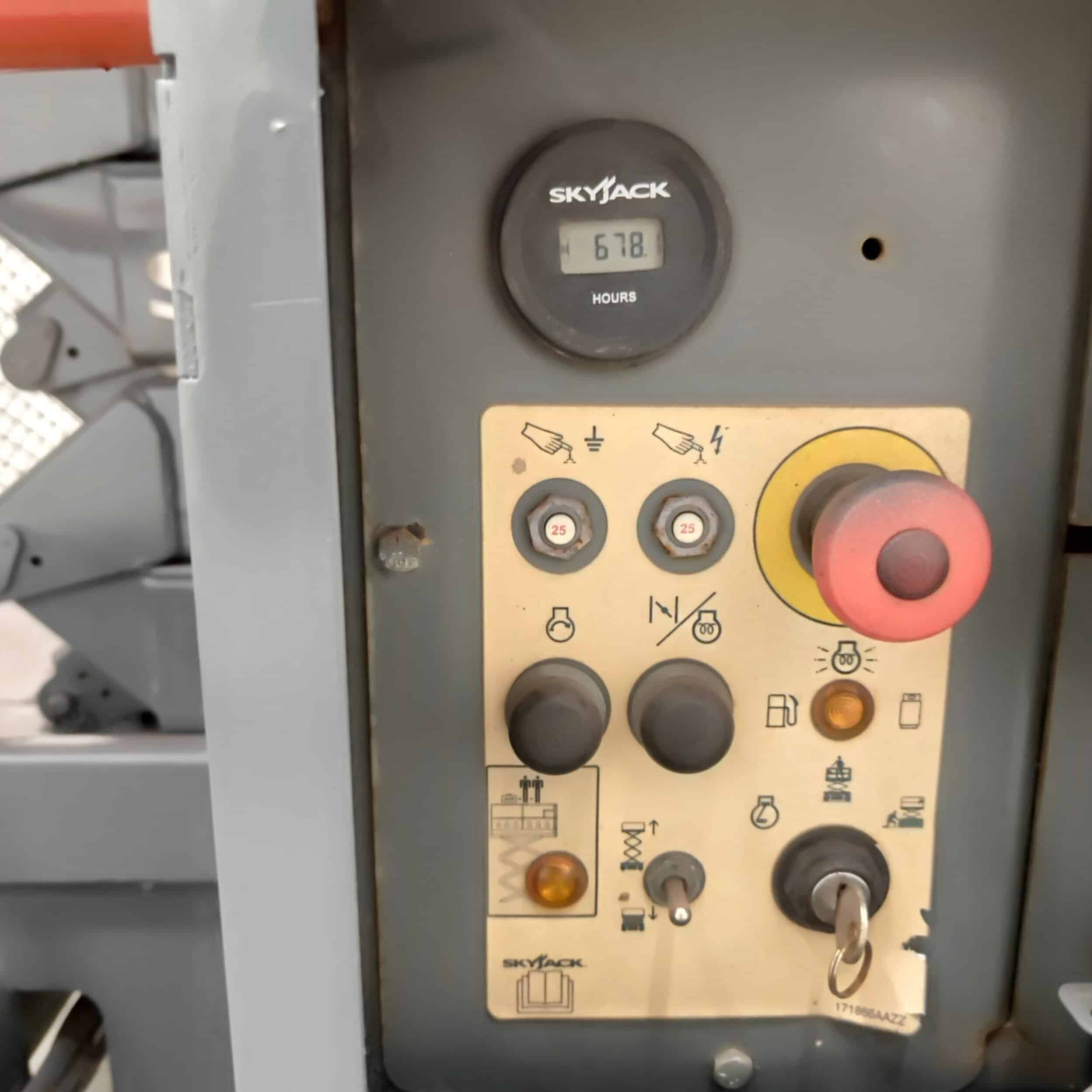 Skyjack SJ6832RT Saksilavanostin - Image 10