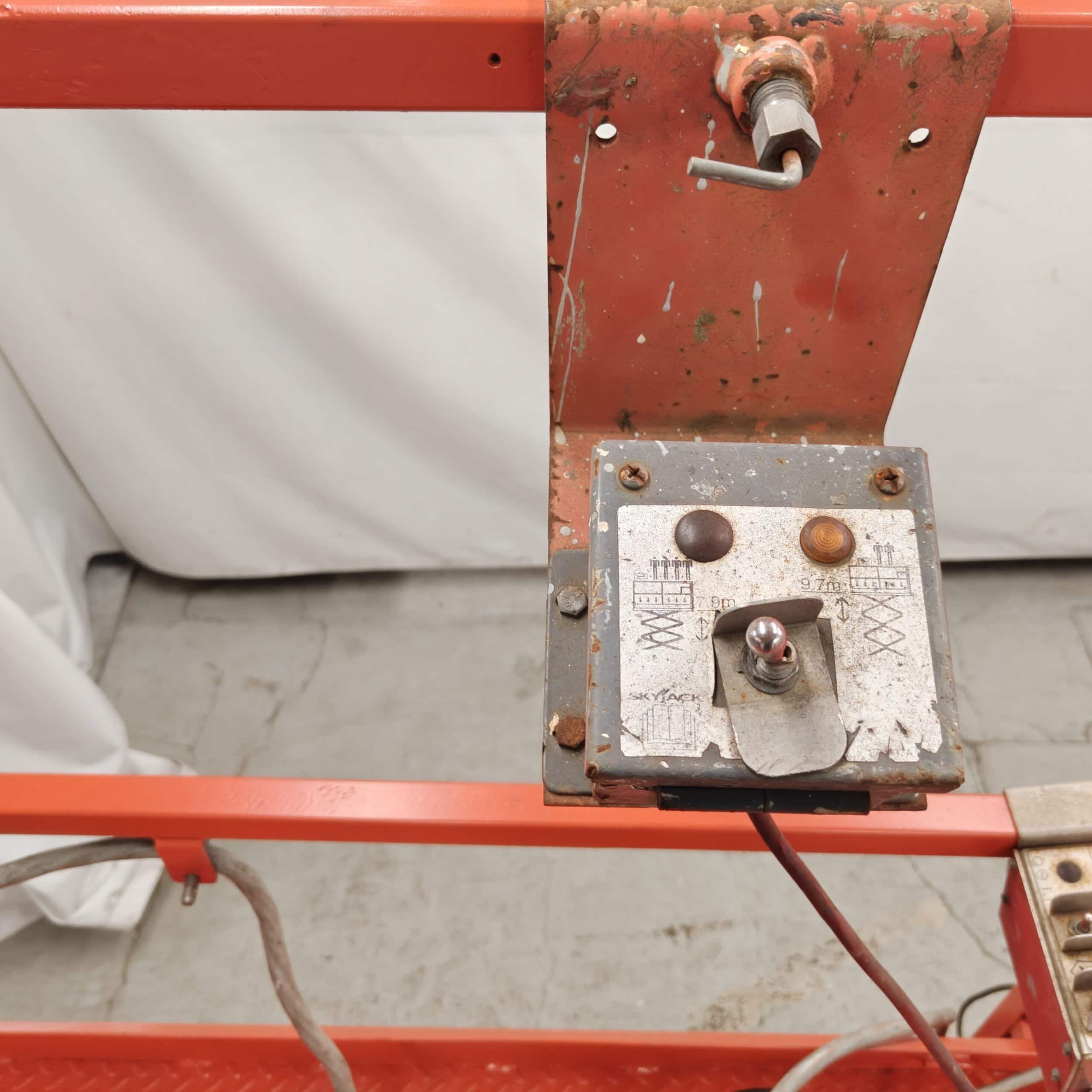 Skyjack SJ6832RT Saksilavanostin - Image 16
