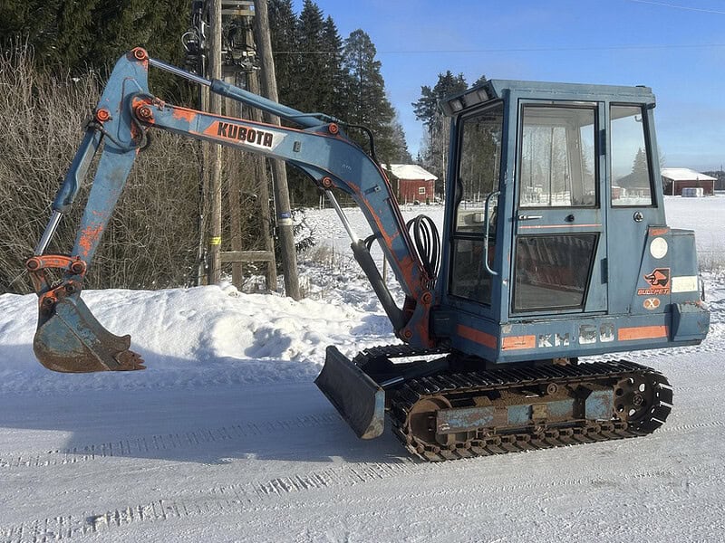 Käytetty minikaivuri Kubota KH60 (3,3 t)