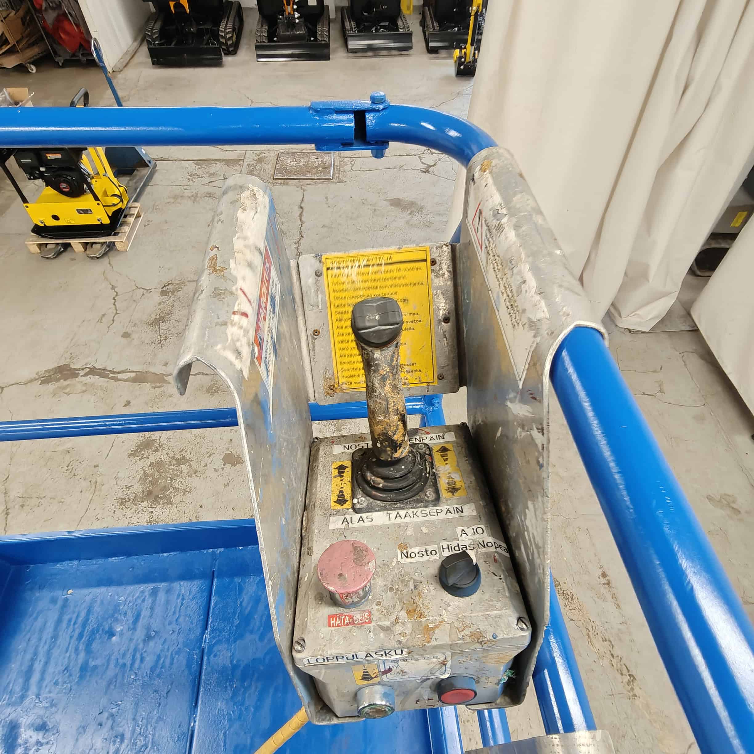 Up-Right X32N Saksilavanostin Katsastettu!! - Image 8