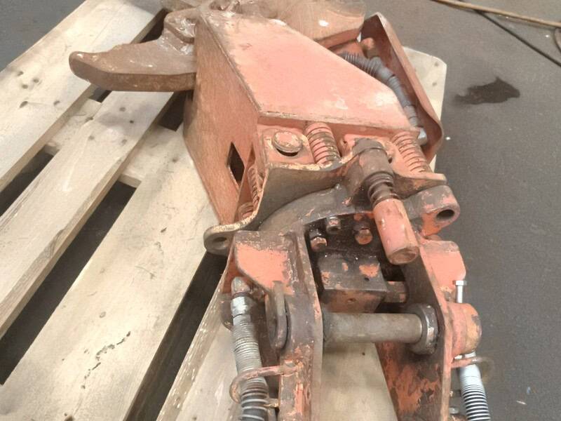 Purkukoura/leikkuri pieniin koneisiin 1.2-2.5 tonnisiin