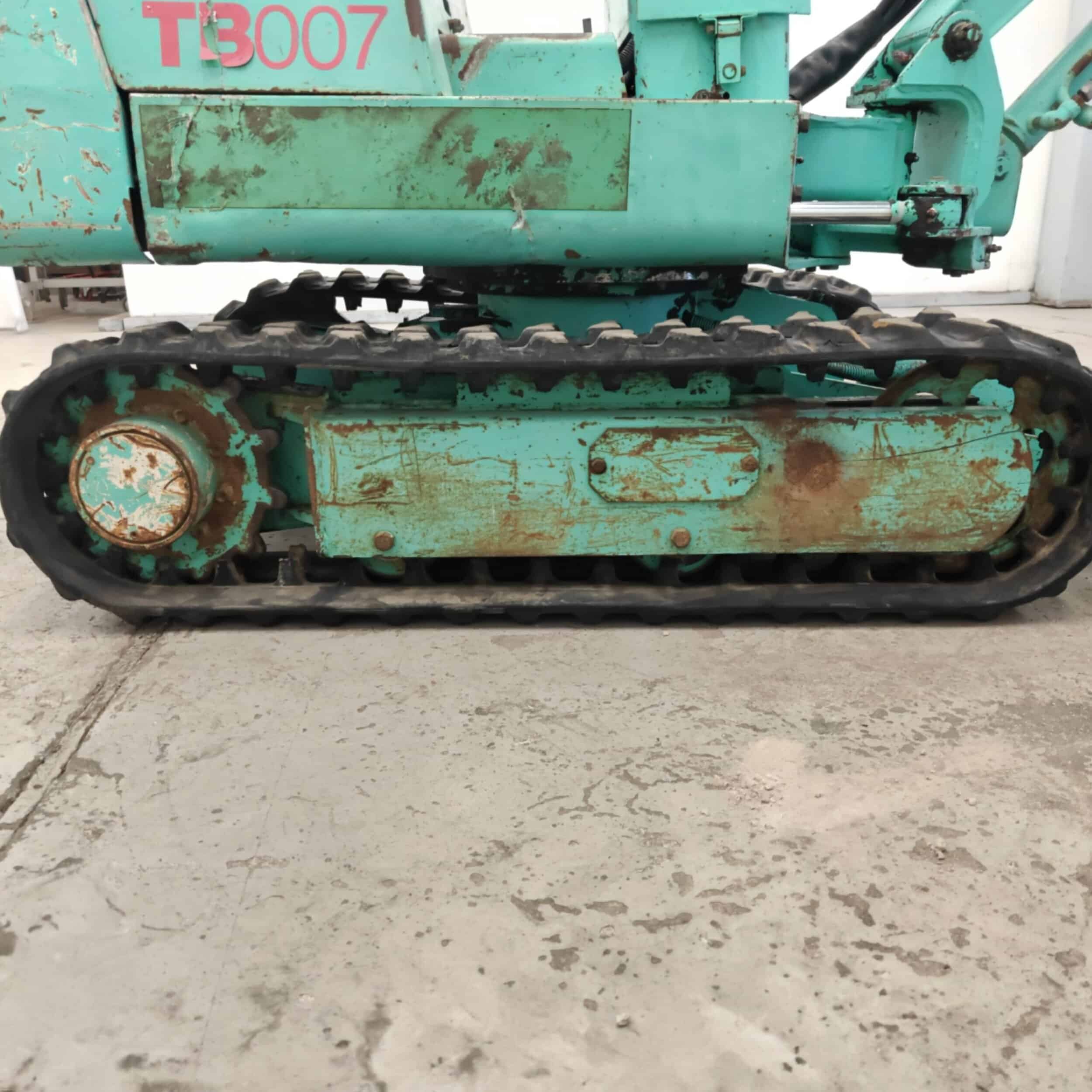 Takeuchi TB007 Minikaivuri Levenevällä alavaunulla - Image 9