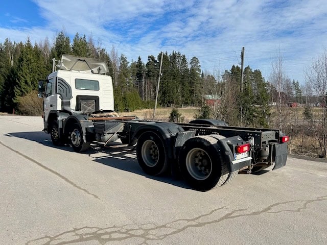 Volvo fm12 8x4 Alusta VM 2004 - Image 5